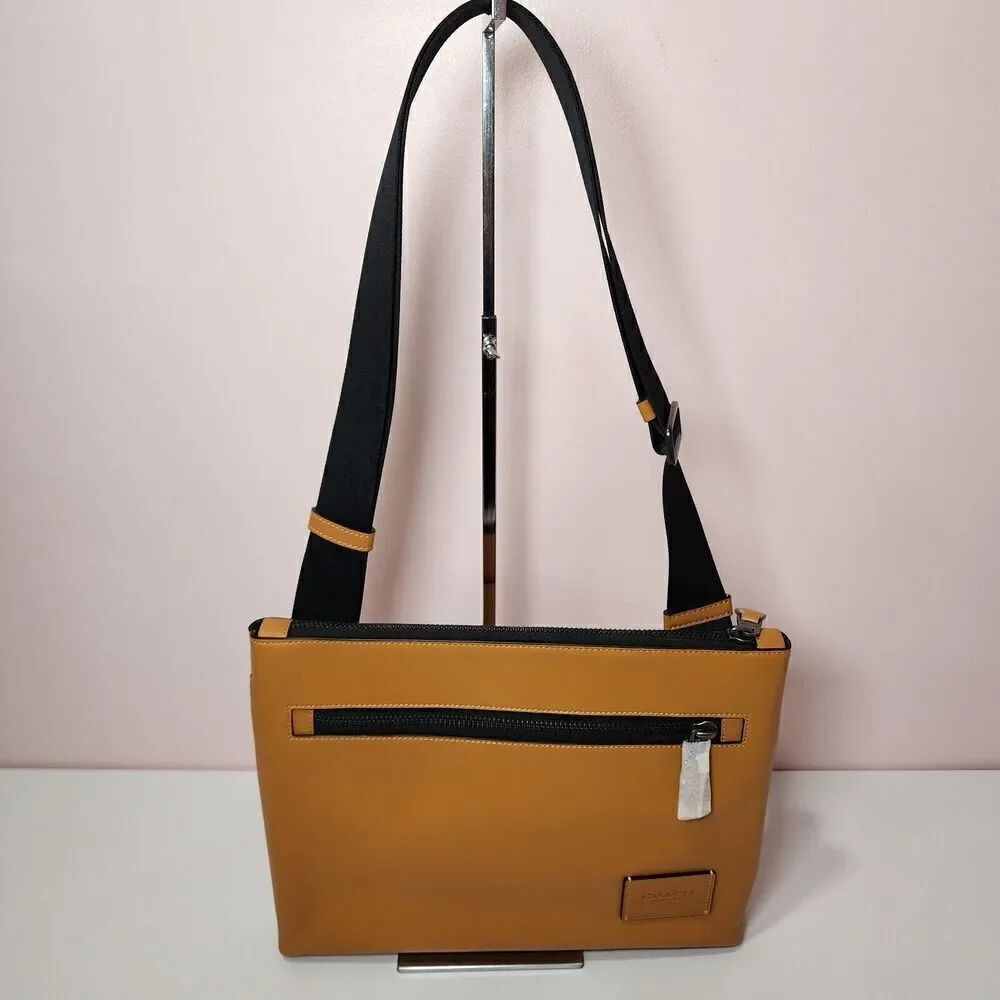 NWT Coach CW449 Men's Mustard Carrier Zip Yellow Calf Leather Crossbody Bag